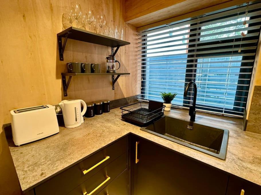 Апартаменты Stunning Secret - Retreat - Sleeps 4 Борнмут